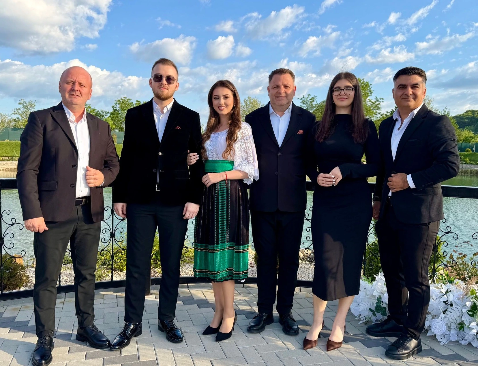 Formatie nunta bucuresti si formatie nunta ploiesti - Formația Colina - Muzică live profesionistă pentru nunți în București, Ploiești, Buzău